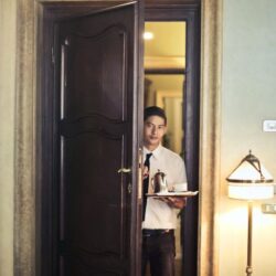 10 Proven Ways a Hotel Concierge Can Win Your Guests Over