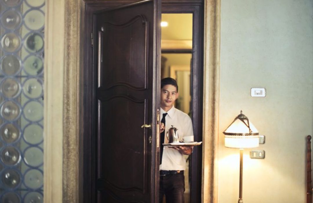 10 Proven Ways a Hotel Concierge Can Win Your Guests Over